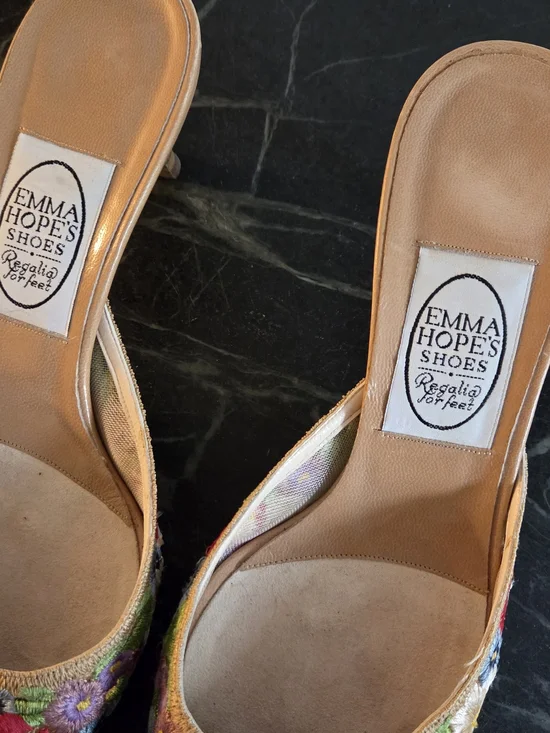 Emma Hope's Floral Embroidered Pointed-Toe Mules - Multicolor - Picture 3 of 7